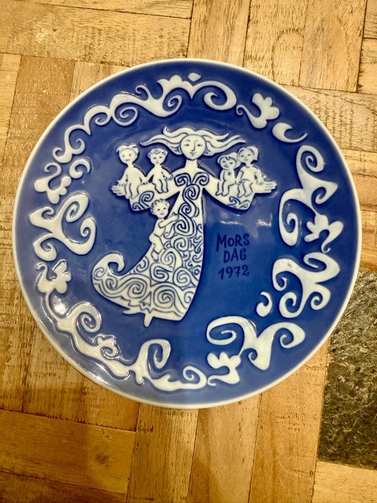 Royal Copenhagen Other - Royal Copenhagen Blue and White Mors Dag Decorative Plate